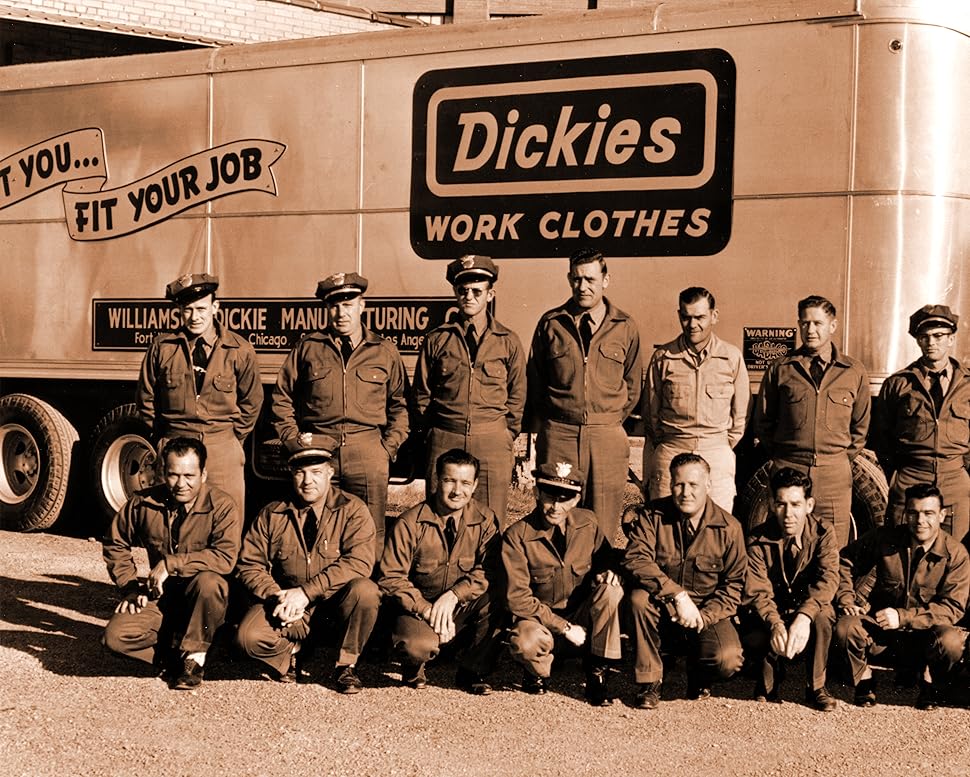 1940&amp;amp;amp;#39;s truckers in front of Dickies trailer